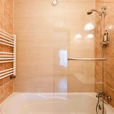 Spacious 2br Flat In Gaia By Lovelystay Apartment Vila Nova de Gaia